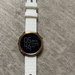 Garmin Forerunner 645 music- rose gold- rare